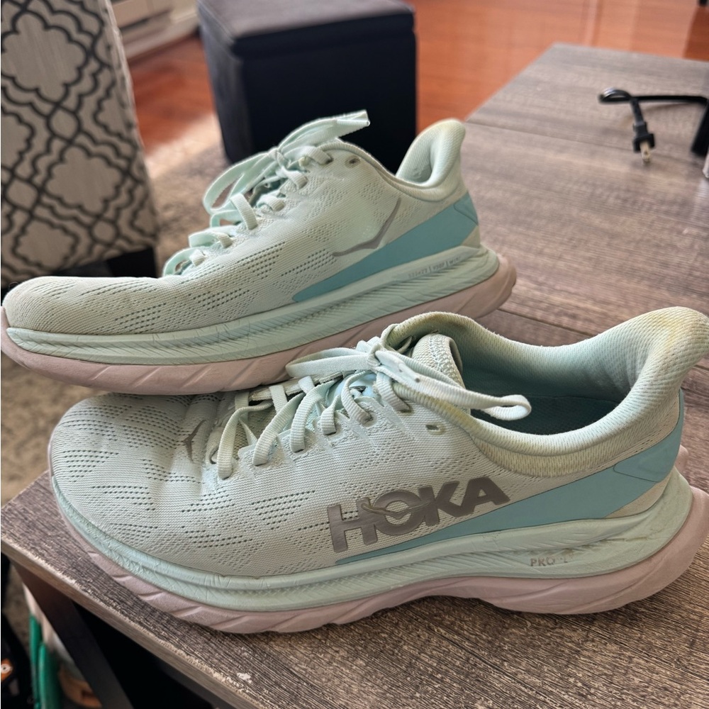 Women’s Hoka Size 10 shoes